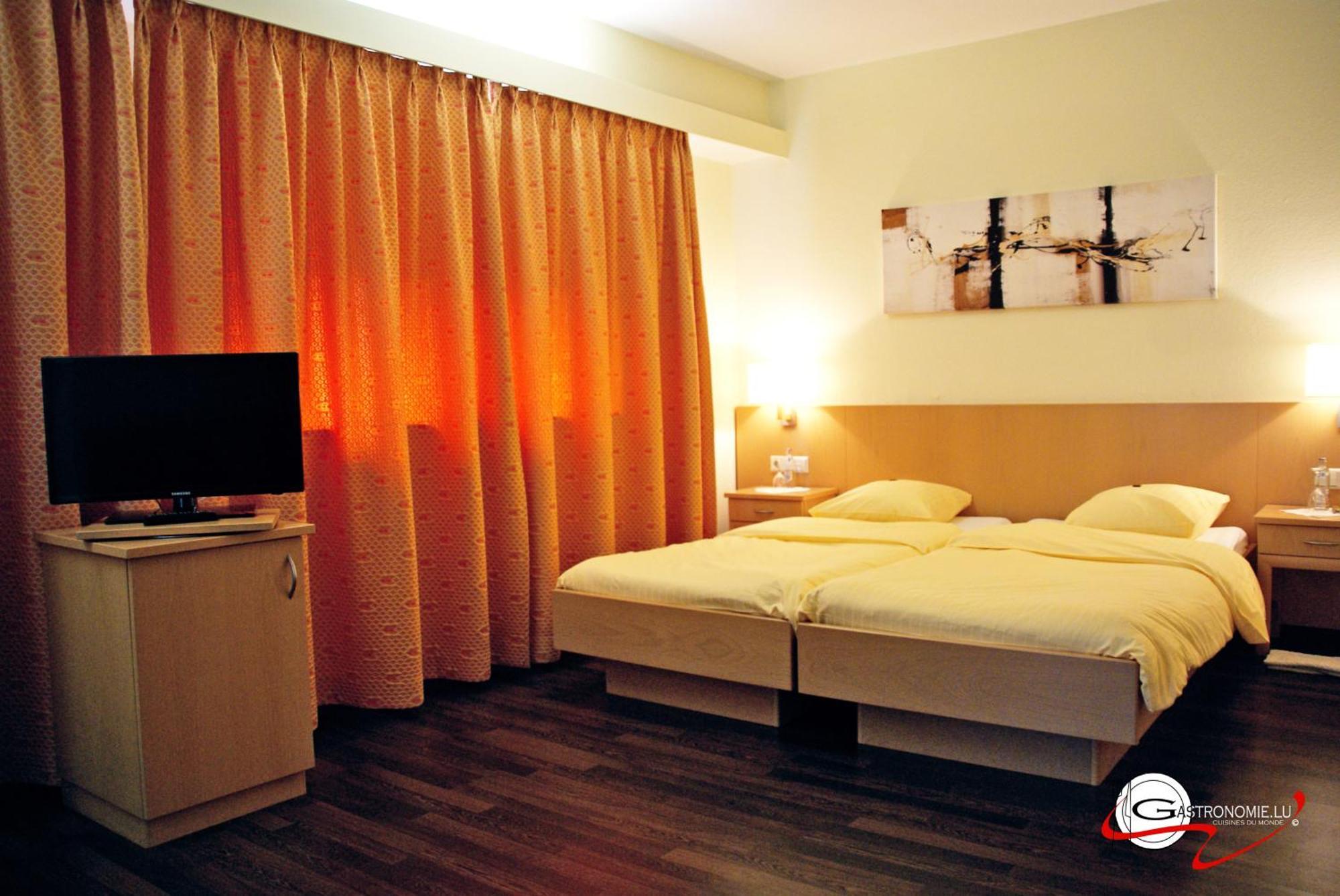 Logis Hotel Acacia Еш-сюр-Альзетт Номер фото